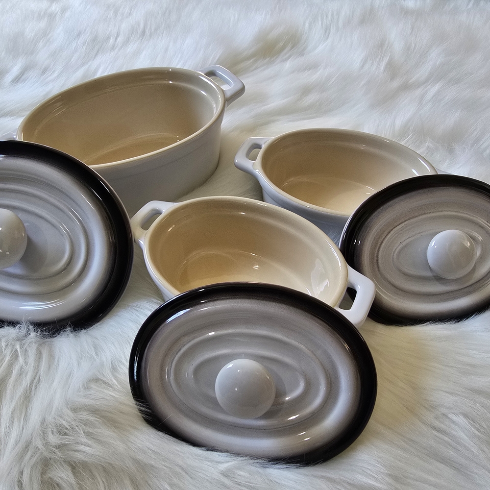 Cream and Black Bakeware Set for Your Kitchen